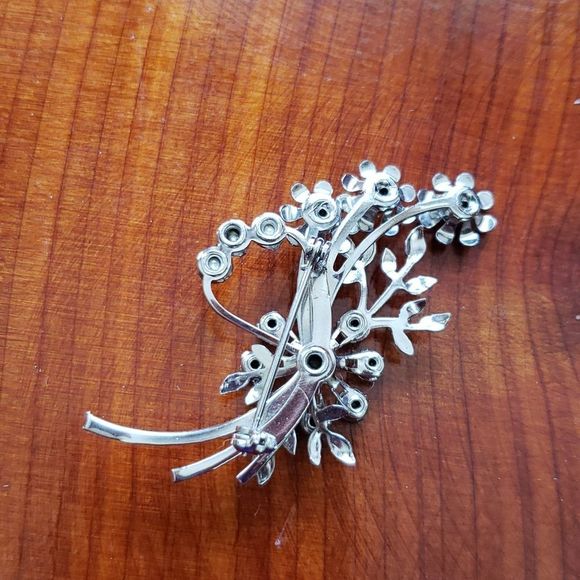 Brooch Coat Pin and Earrings - Picture 3 of 4